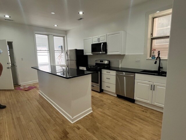 Photo - 820 N Leavitt St