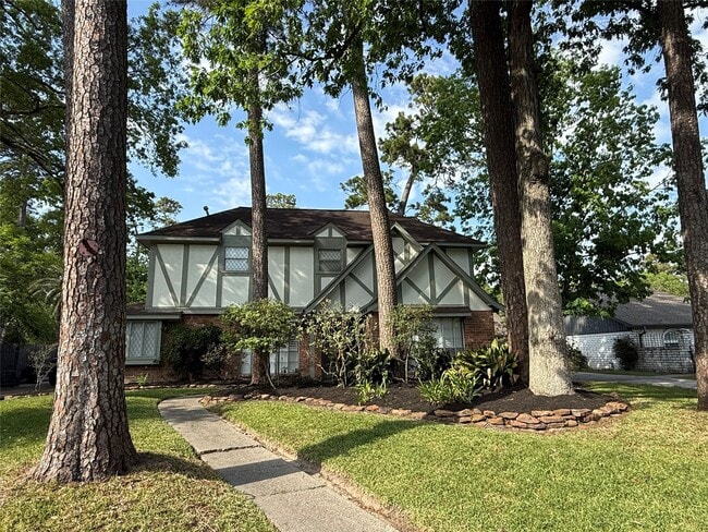 Building Photo - 1931 Pine River Dr