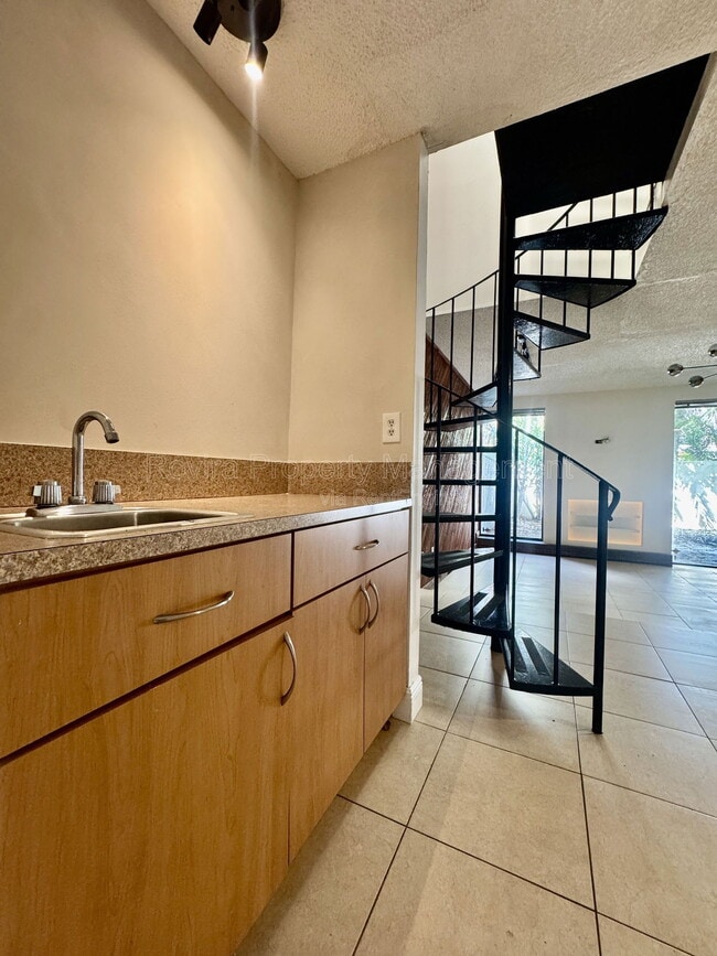 Photo - 2180 SW 9th Ave