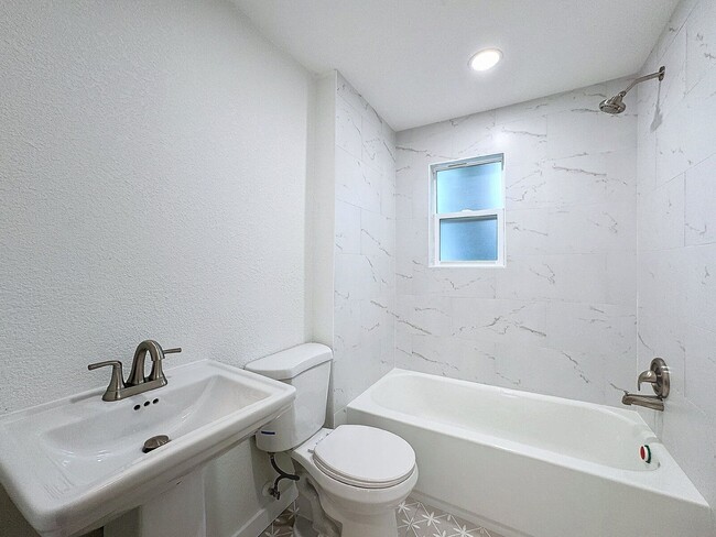 Photo - 226 9th Ave N