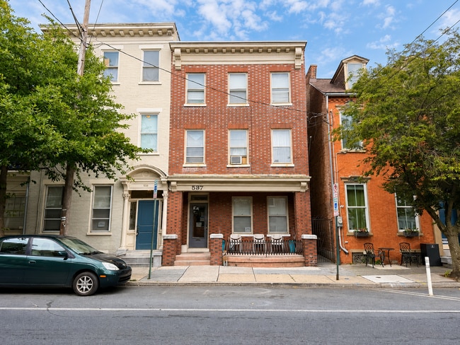 Building Photo - 537 E King St Unit Apt. 3