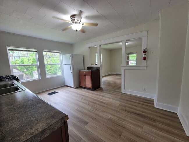 Photo - 3 Bedroom, 1 Bath, Section 8 Approved & Available Immediately