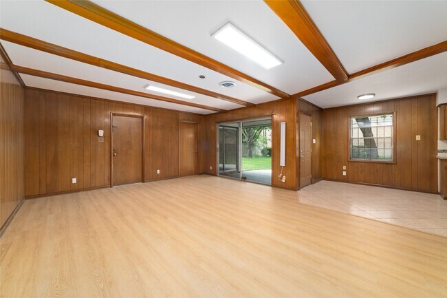 Photo - 7615 Barberton Dr
