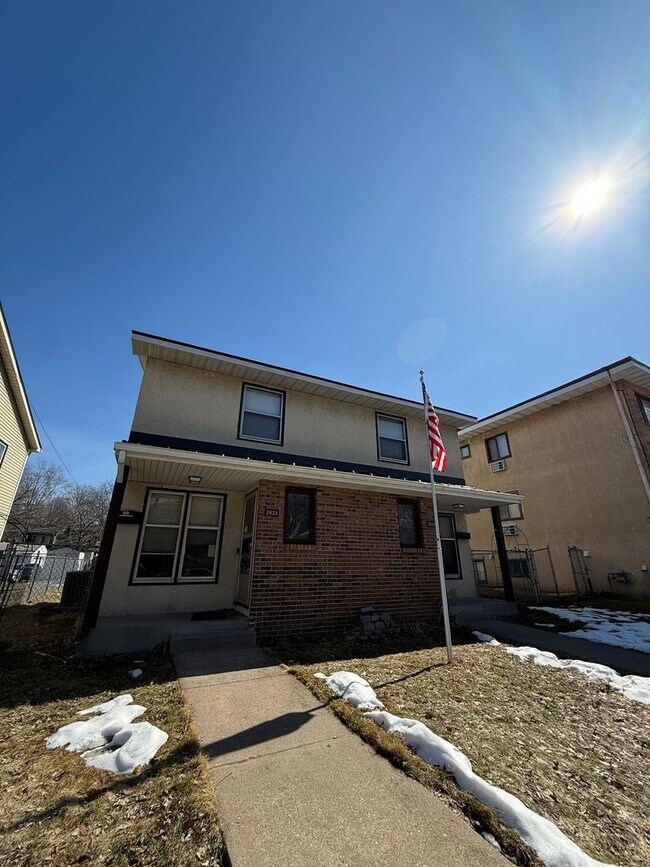 Building Photo - 2833 S 31st Ave Unit 1