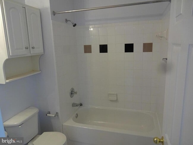 Photo - 21836 Jarvis Square