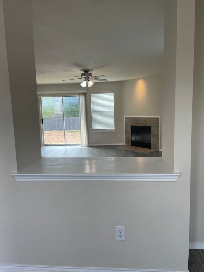 Photo - 2140 Biggs St