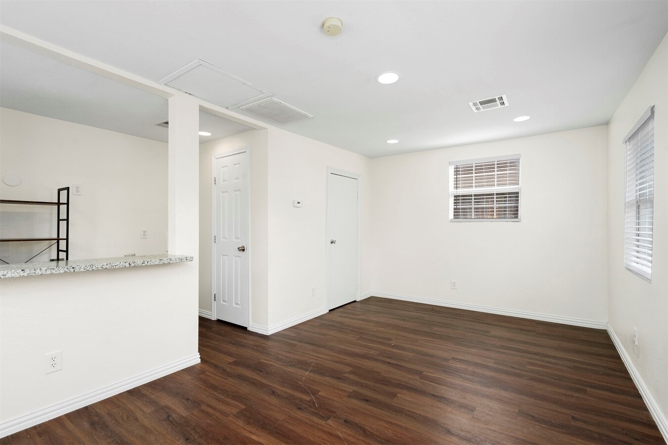 Photo - 5022 Lindsay St