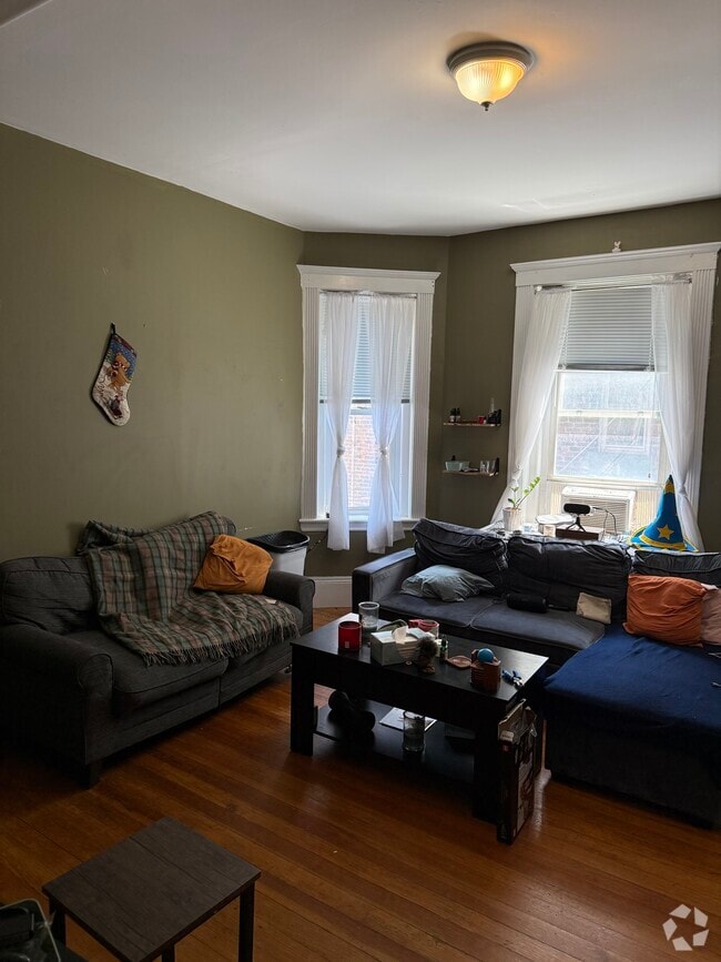 Building Photo - 4 Litchfield St Unit 2 Rental