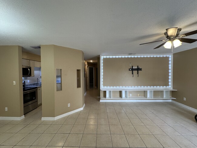 Photo - 1805 SE 15th Pl Unit 2