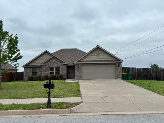 Building Photo - Great 4 Bedroom homes close to Bentonville West
