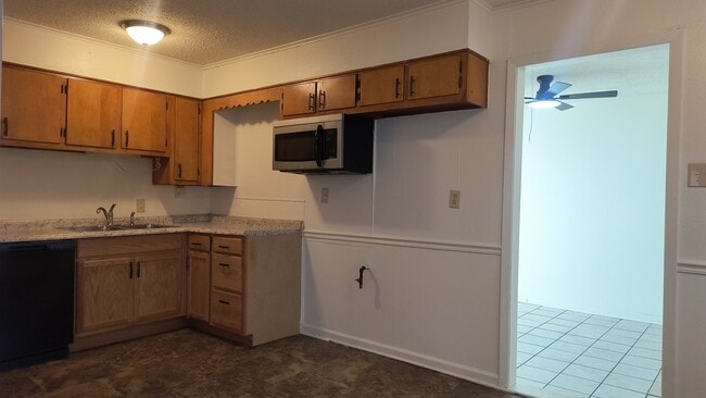 Photo - 6115 Parker St