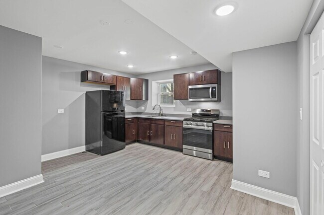 Photo - 1841 S Kedzie Ave