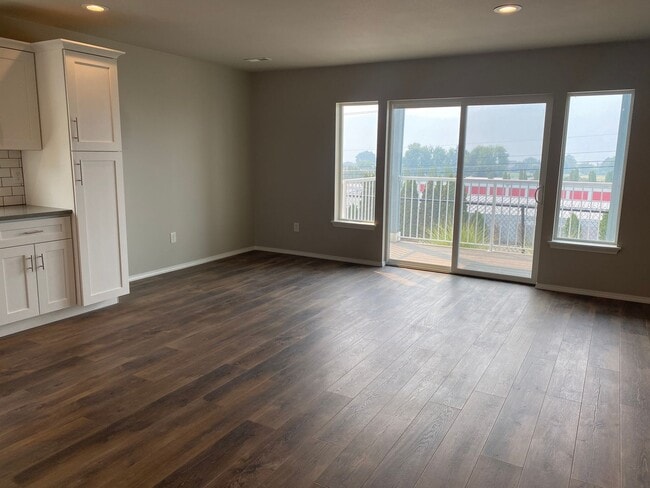 51 Phoebe Ln Unit F12