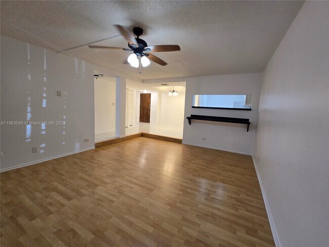 Photo - 3730 Inverrary Dr Unit 1I