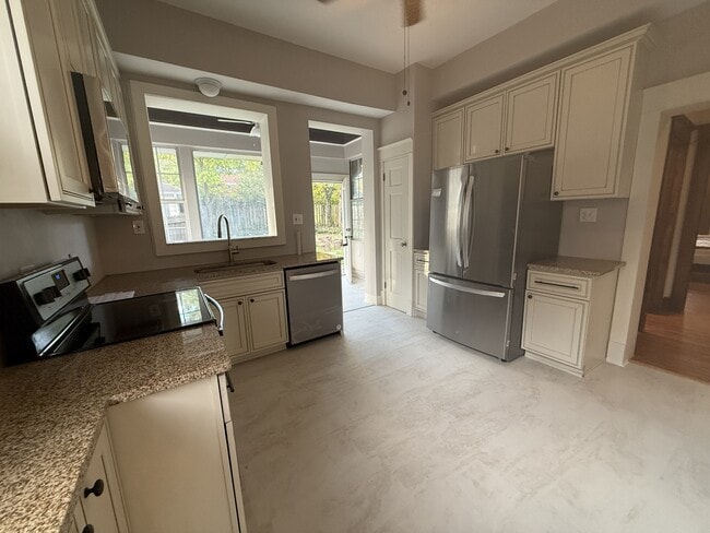 Photo - 1737 Compton Rd