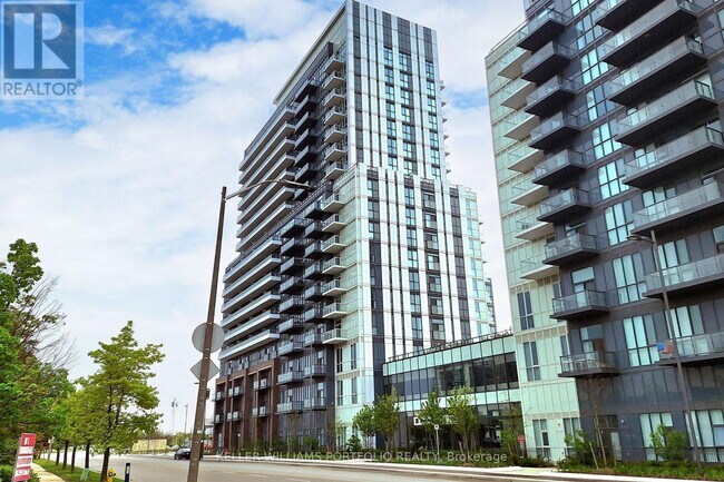 Photo - 38 Honeycrisp Cres Unit 920