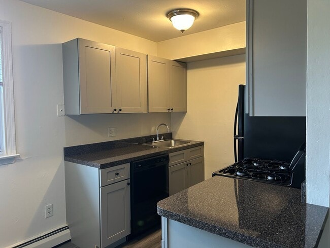 Photo - Broadmore Apartments