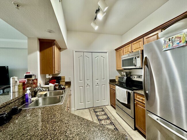 12935 Violino Ln