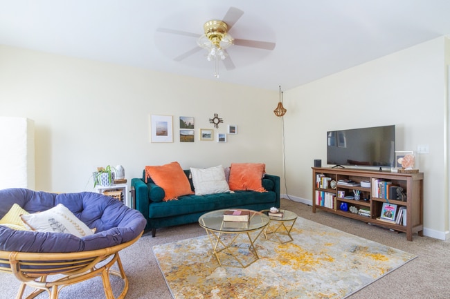 Photo - 101 Brookview Cir