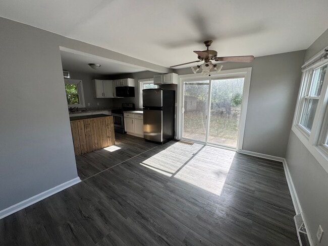 Photo - 2 Bedroom 1 Bath House in Rock Island