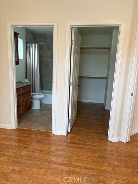 Photo - 1343 W 164th St