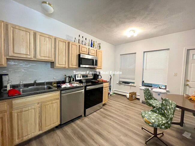 Photo - 112 Berkshire St Apartments Unit 3