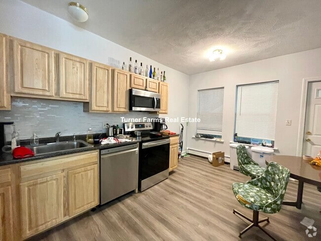 Building Photo - 112 Berkshire St Unit 3 Rental