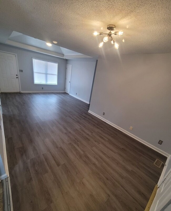 Photo - 3 Bedroom 2 Bathroom Home!