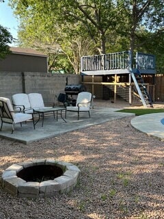 Photo - Beautiful 4 Bed/2 Bath with a Pool in the Heart of Castle Hills
