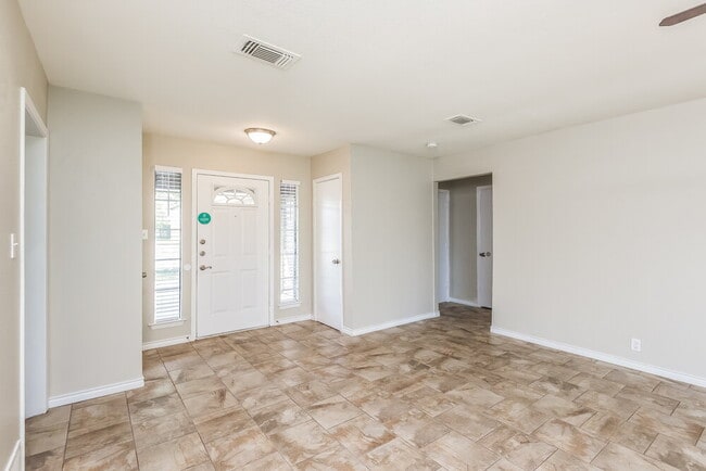 220 Cambridge Dr