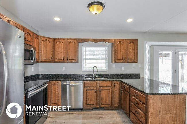 Photo - 210 Wenona Dr