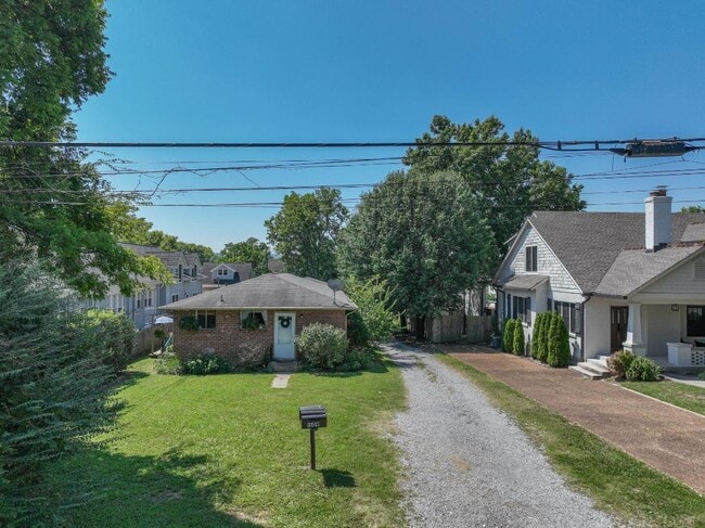 Photo - 1509D Sweetbriar Ave