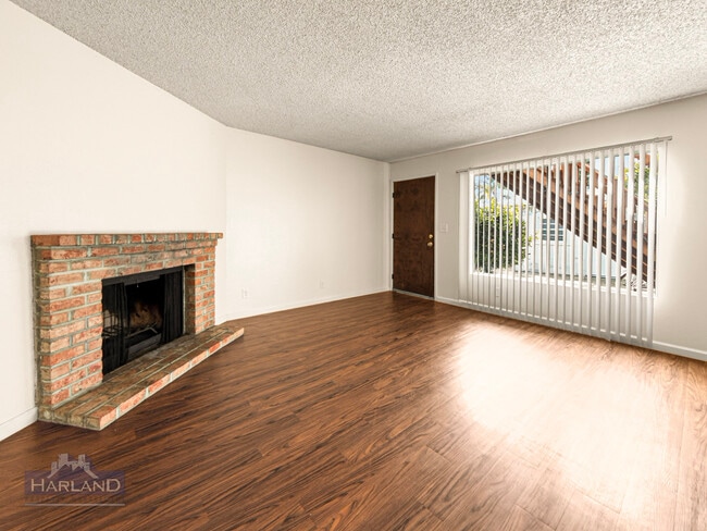 Building Photo - 2112-2114 Thomas Avenue - 2114 Unit 2