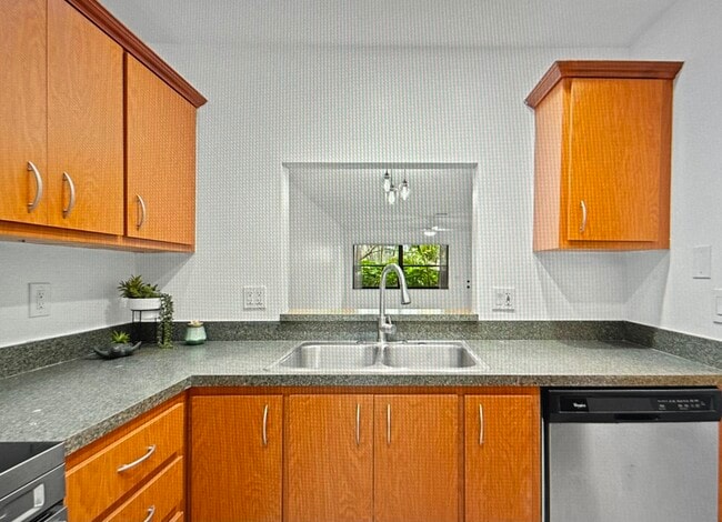 2902 SW 21st Ter Unit 301C