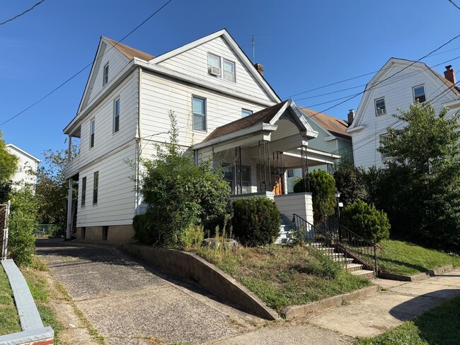 Building Photo - 263-265-265 E 31st St Rental