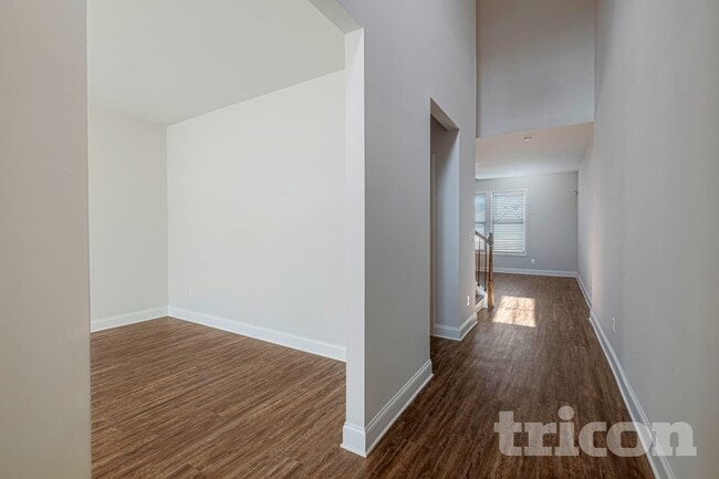 Photo - 4035 Evelyn View Ct