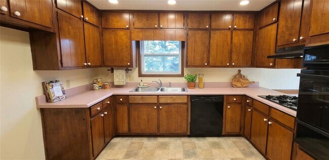 Photo - 3415 Michael Cir