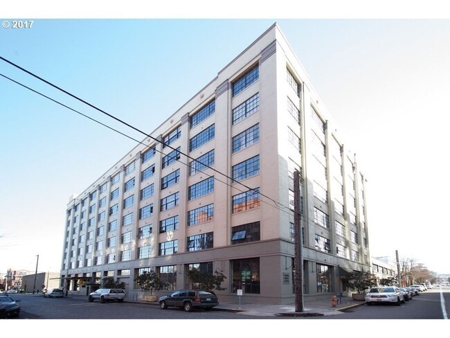 Building Photo - Historic Irving Street Lofts In The Pearl District - Top Floor Unit ISL604