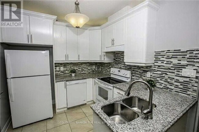 Photo - 1848 Lamstone St
