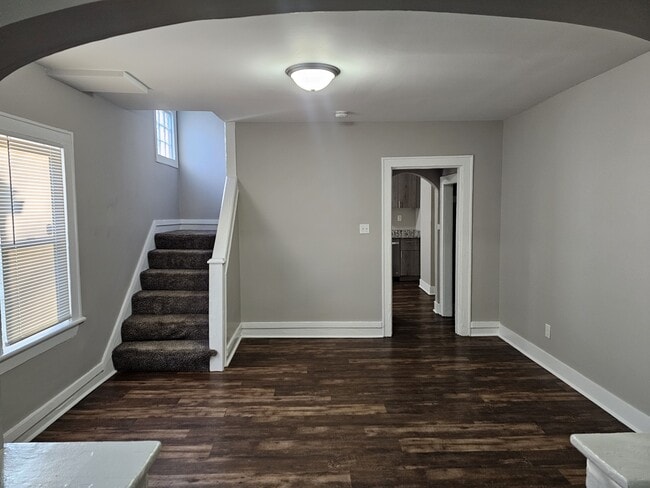 Photo - 989 E 15th Ave