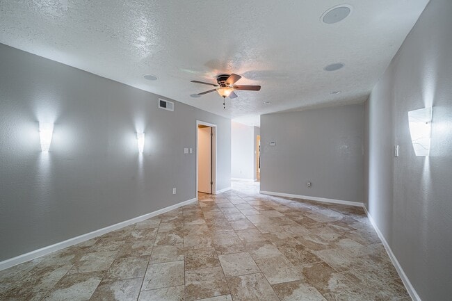 Photo - 10422 Gulfstream Ln