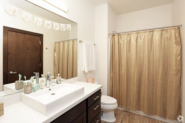 Building Photo - Large 1 Bedroom With River Views Rental