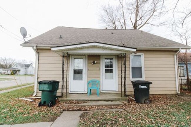 Building Photo - 2418 E Memorial Dr Unit #3 Rental