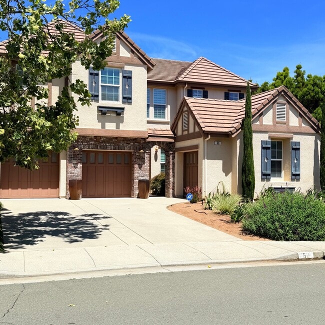 Photo - 60 Laurelwood Dr
