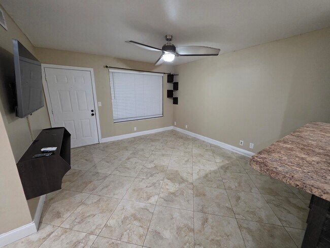 Photo - 10046 Winding Lake Rd Unit #202