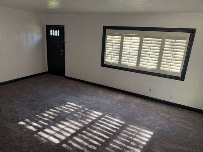 Photo - Belmont Unit 550