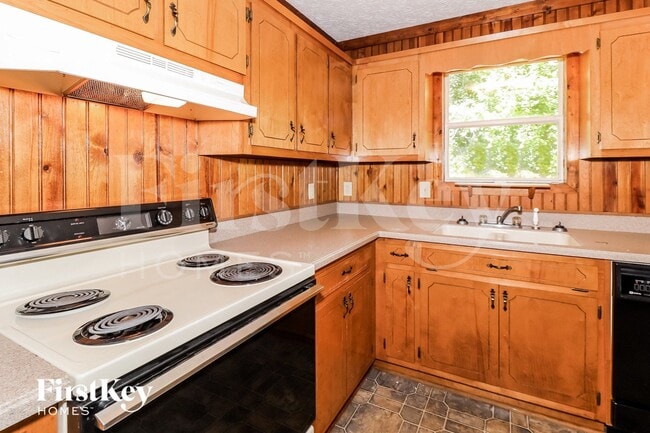 Photo - 115 River Trace Dr