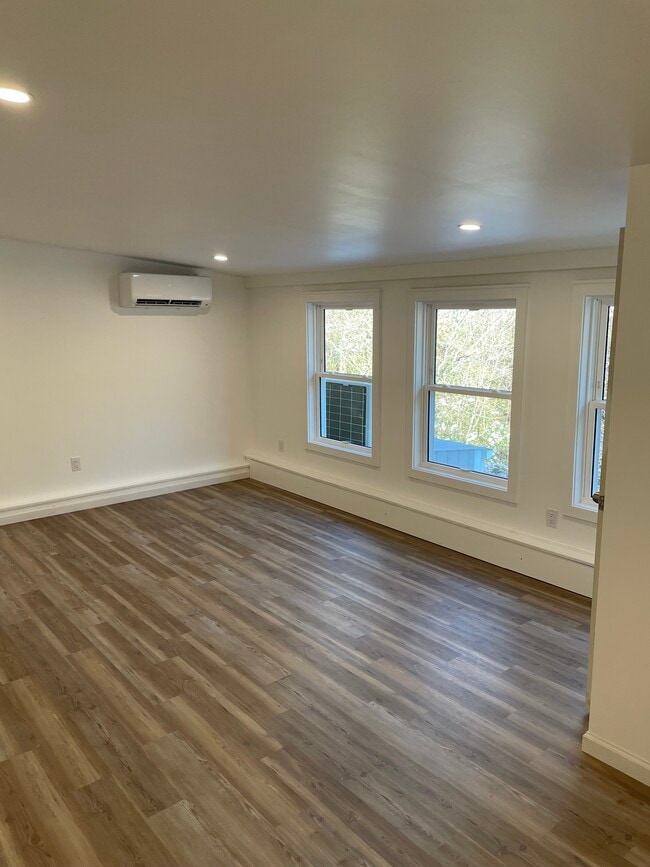 Dormitorio - 2560 U.S. 9 Unidad B