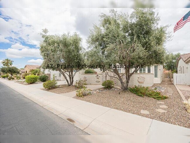 4652 E Donato Dr