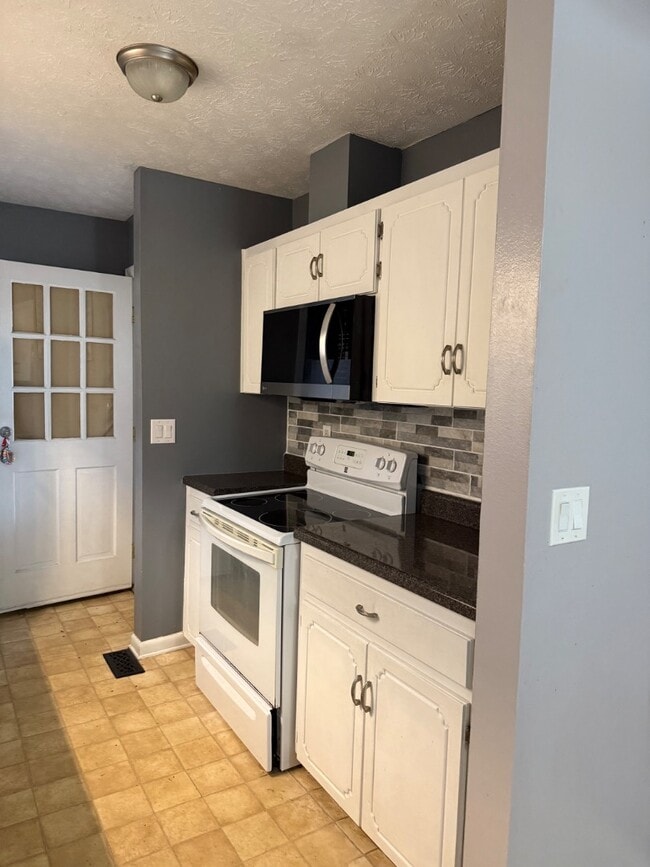 Photo - 108 Mountain Breeze St